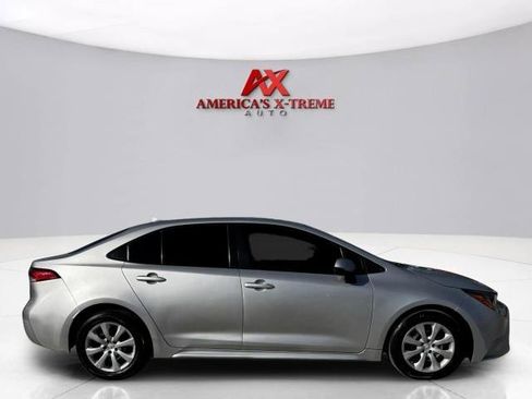 Used 2020 Toyota Corolla LE FWD image 7