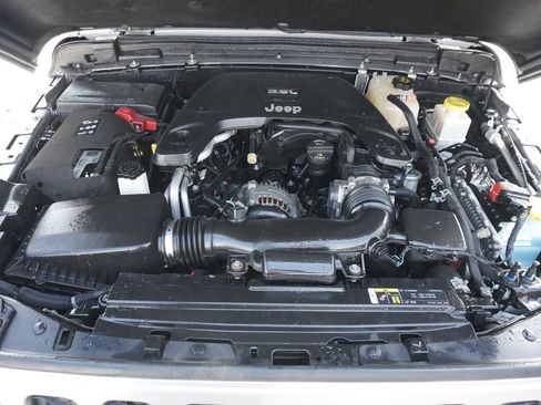 Used 2020 Jeep Gladiator Sport w/ Quick Order Package 24S image 17