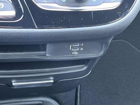 New 2026 Chrysler Pacifica Select image 32