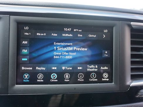 Used 2018 Chrysler Pacifica Touring Plus FWD image 9