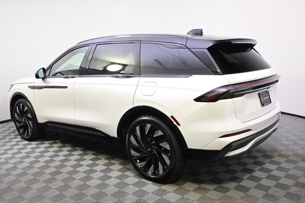 New 2026 Lincoln Nautilus Reserve w/ Jet Appearance Package AWD/4WD image 3