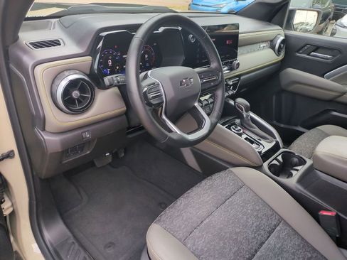 Used 2024 Chevrolet Colorado ZR2 w/ Technology Package AWD/4WD image 17