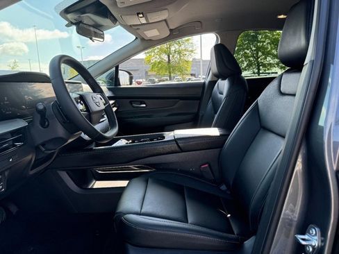 Used 2025 Nissan Murano SV image 17