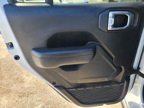 Used 2022 Jeep Gladiator Rubicon w/ LED Lighting Group image 11