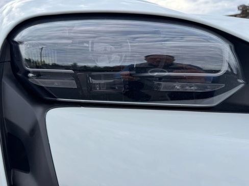 Used 2022 Porsche Taycan image 13