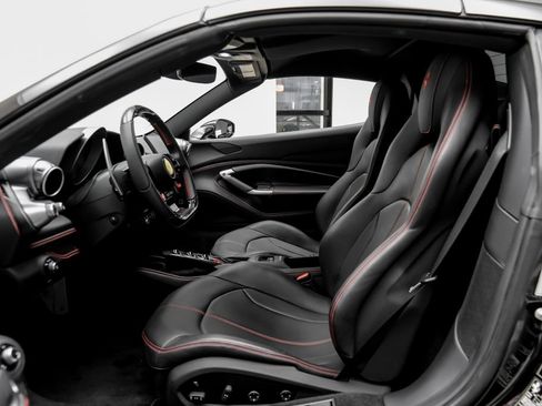 Used 2023 Ferrari F8 Tributo RWD image 7