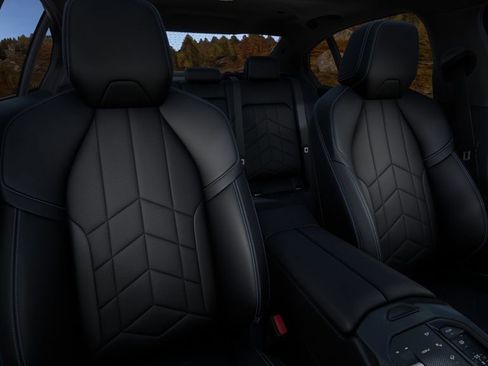 Used 2025 BMW 530i w/ Premium Package image 41