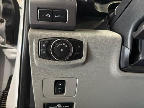 Used 2019 Ford F250 XLT w/ XLT Premium Package AWD/4WD image 11