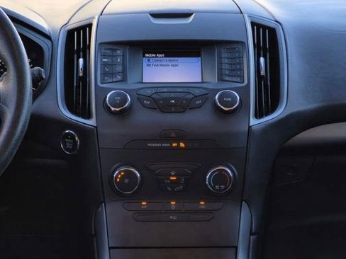 Used 2019 Ford Edge SE FWD image 21