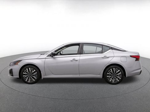 Used 2026 Nissan Altima 2.5 SV FWD image 4