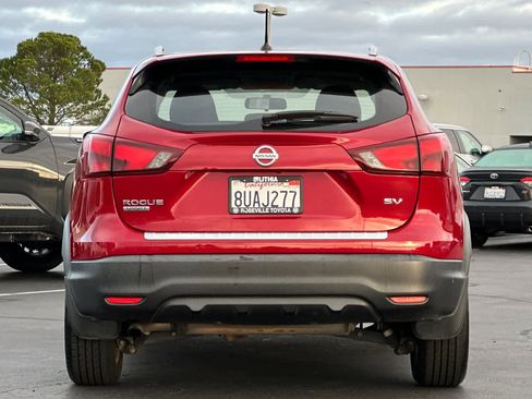 Used 2018 Nissan Rogue Sport SV image 8