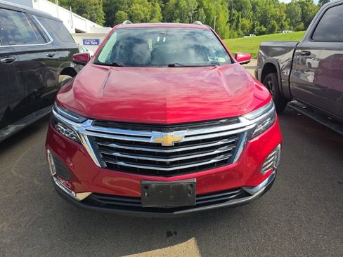 Used 2023 Chevrolet Equinox Premier AWD/4WD image 3