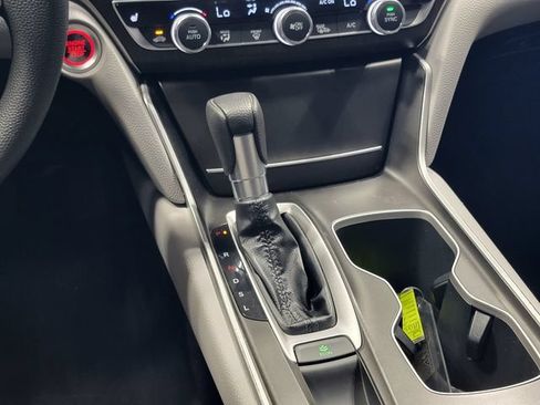 Used 2018 Honda Accord EX image 22