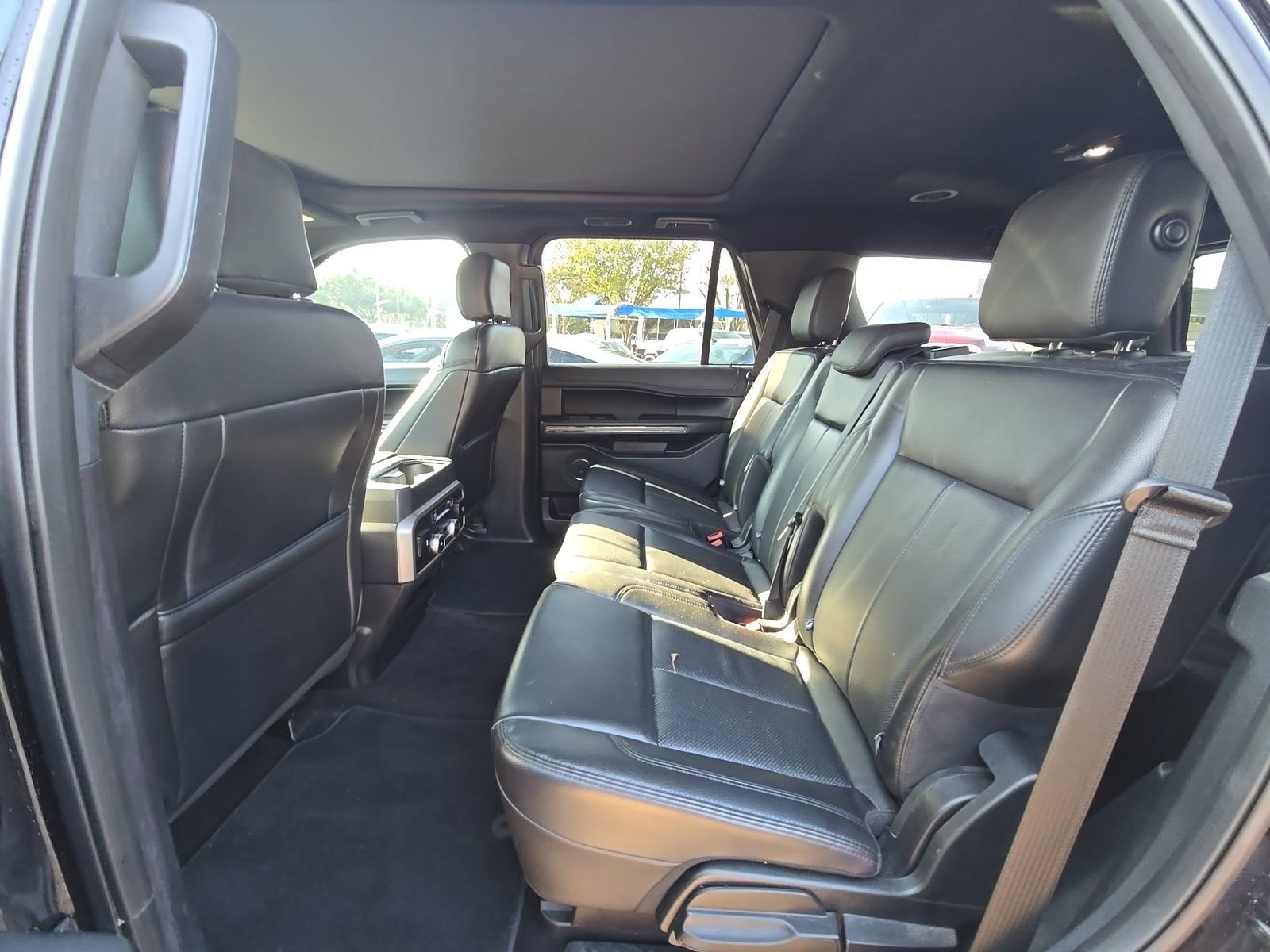 Used 2020 Ford Expedition XLT w/ Equipment Group 202A RWD image 11