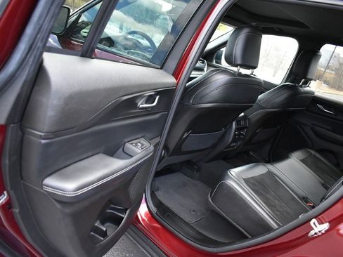 Used 2024 Jeep Grand Cherokee Altitude image 29