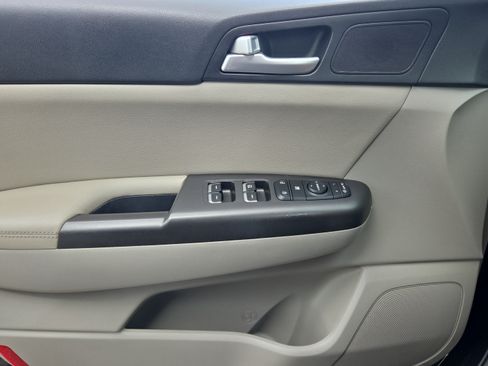Used 2020 Kia Sportage S FWD image 33