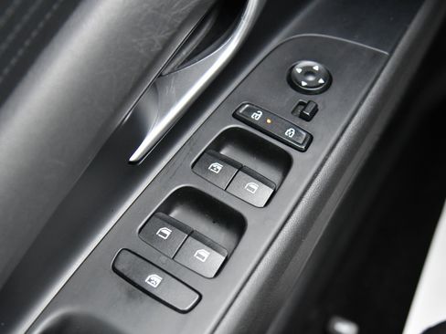 Used 2024 Hyundai Elantra SEL image 32