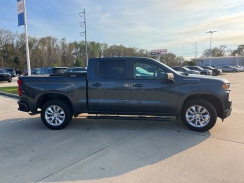 Used 2021 Chevrolet Silverado 1500 Custom w/ Safety Confidence Package image 9