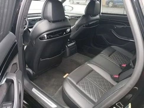Used 2020 Audi S8 L w/ S8 Executive Package AWD/4WD image 4