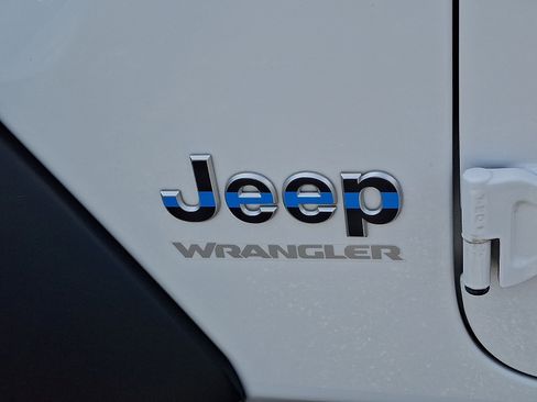 Used 2021 Jeep Wrangler Sport AWD/4WD image 30