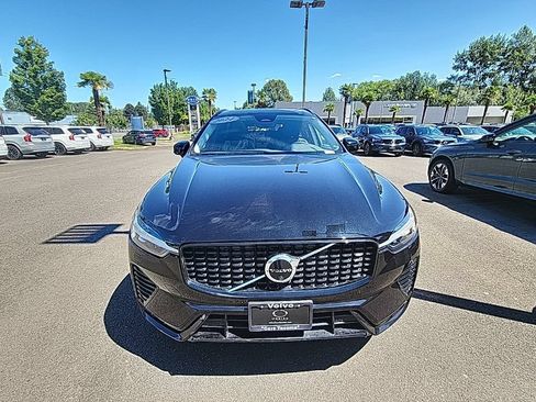 Certified 2024 Volvo XC60 B5 Plus w/ Protection Package Premier AWD/4WD image 9
