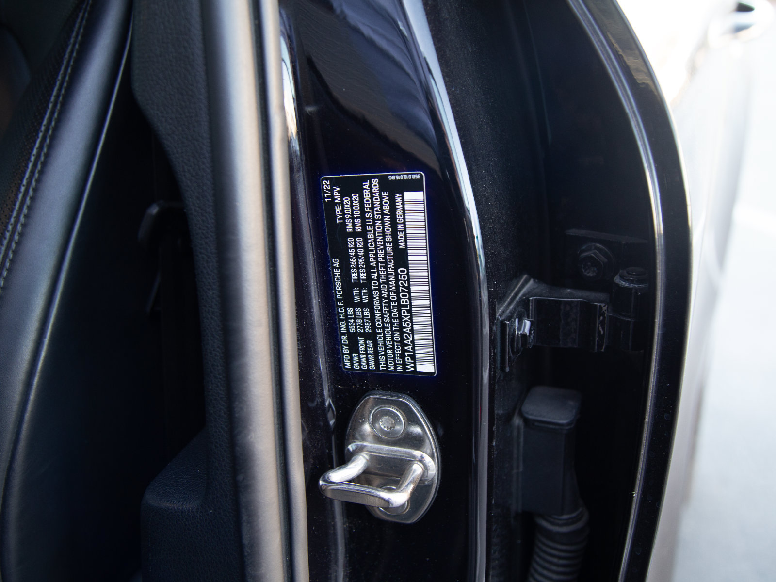 Certified 2023 Porsche Macan AWD/4WD image 14
