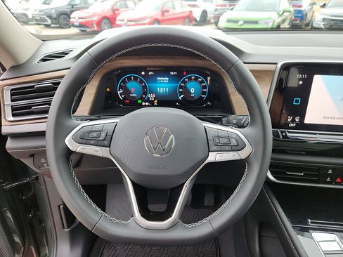 New 2026 Volkswagen Atlas SE image 16