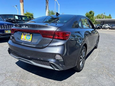 Used 2023 Kia Forte LXS FWD image 3