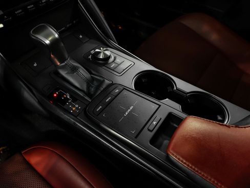 Used 2024 Lexus IS 300 F Sport RWD image 27