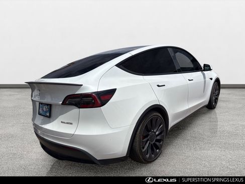 Used 2023 Tesla Model Y Performance AWD/4WD image 3