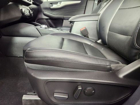 Used 2022 Ford Escape SEL w/ Technology Package image 12