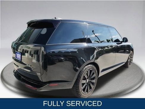 Used 2023 Land Rover Range Rover Long Wheelbase SE image 12