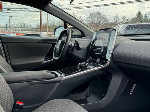 Certified 2024 Subaru Solterra Premium image 9