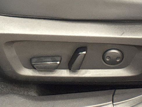 Used 2024 Mitsubishi Outlander SE image 40