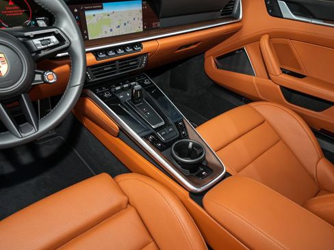 Certified 2026 Porsche 911 Targa 4S AWD/4WD image 28