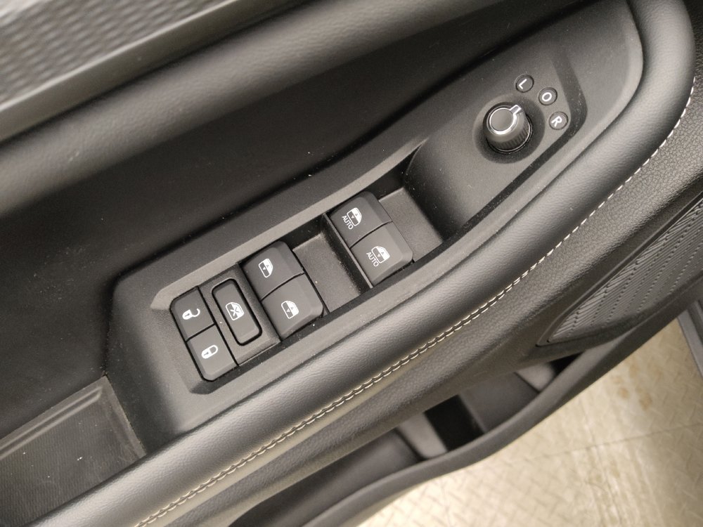 Used 2023 Jeep Grand Cherokee Laredo w/ Luxury Tech Group I AWD/4WD image 27