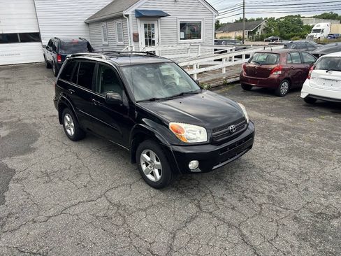 Used 2005 Toyota RAV4 4WD image 2