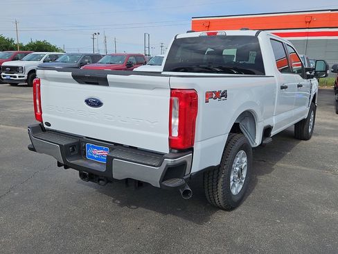New 2026 Ford F250 XLT w/ FX4 Off-Road Package AWD/4WD image 11