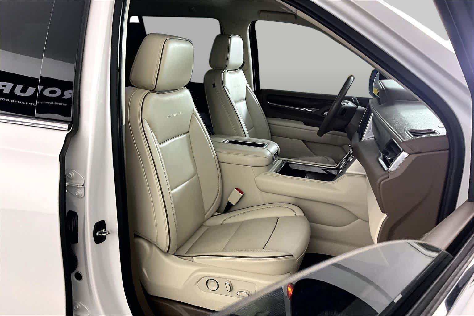 Used 2021 GMC Yukon Denali RWD image 9