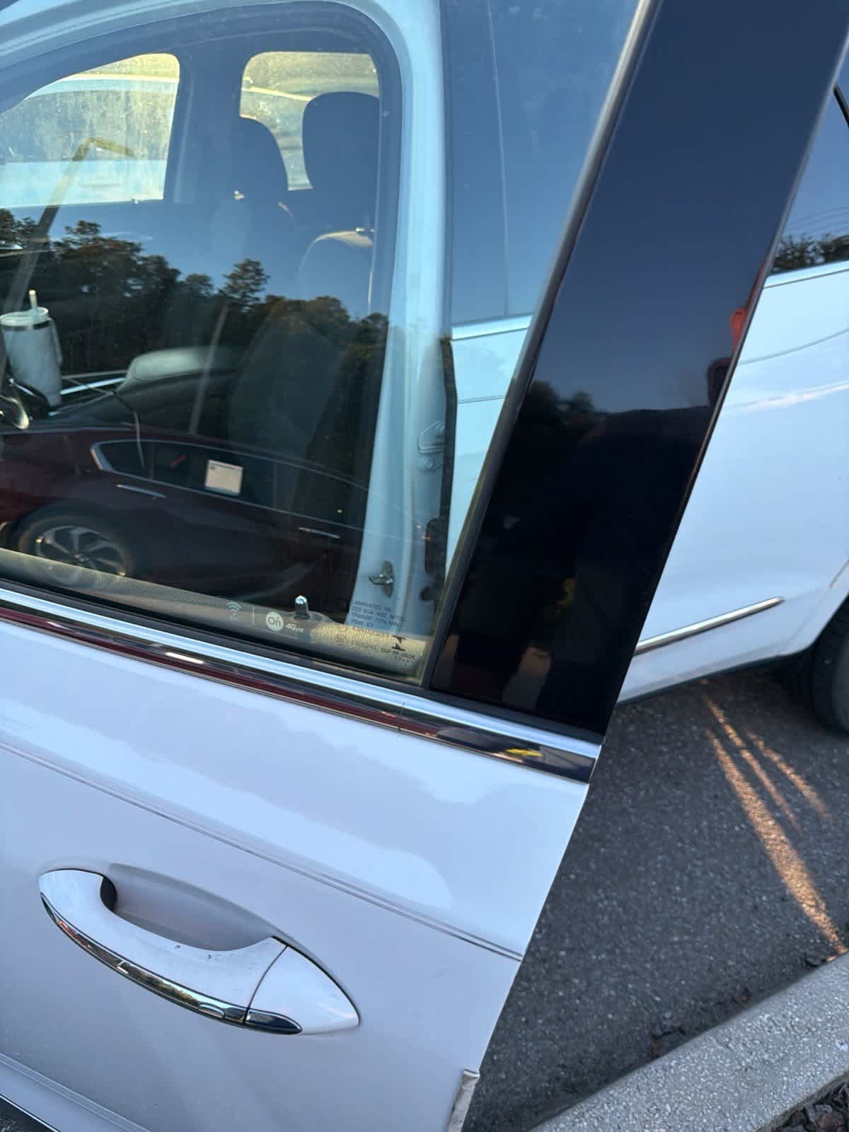 Used 2018 Buick Enclave FWD image 19