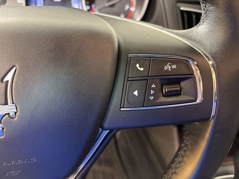 Used 2017 Maserati Levante w/ Luxury Package image 20