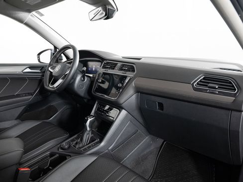 Used 2023 Volkswagen Tiguan SE image 26