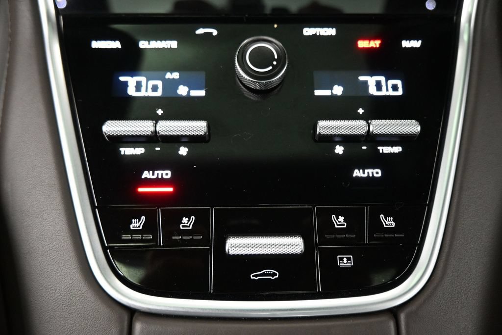 Used 2018 Porsche Panamera Turbo Executive AWD/4WD image 31