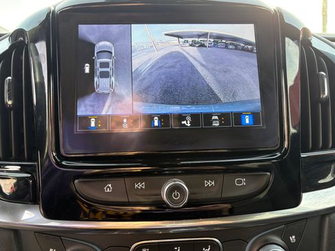 Used 2023 Chevrolet Traverse High Country image 18