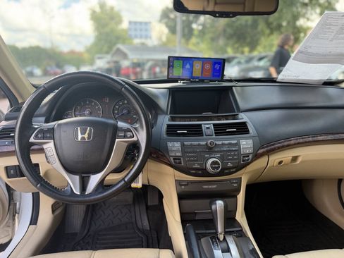 Used 2010 Honda Crosstour EX-L image 22