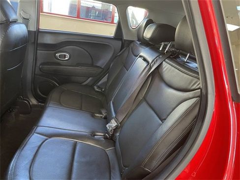 Used 2015 Kia Soul + image 17