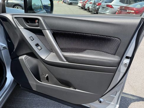 Used 2018 Subaru Forester 2.5i w/ Alloy Wheel Package image 14