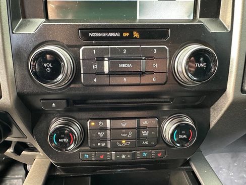 Used 2018 Ford F150 Raptor w/ Equipment Group 802A Luxury image 28