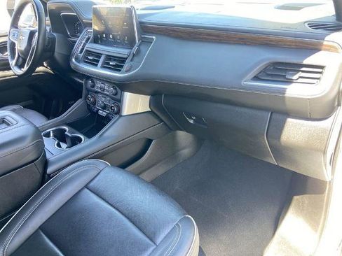 Used 2023 Chevrolet Suburban Premier AWD/4WD image 24