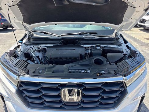 Certified 2025 Honda Pilot EX-L image 34